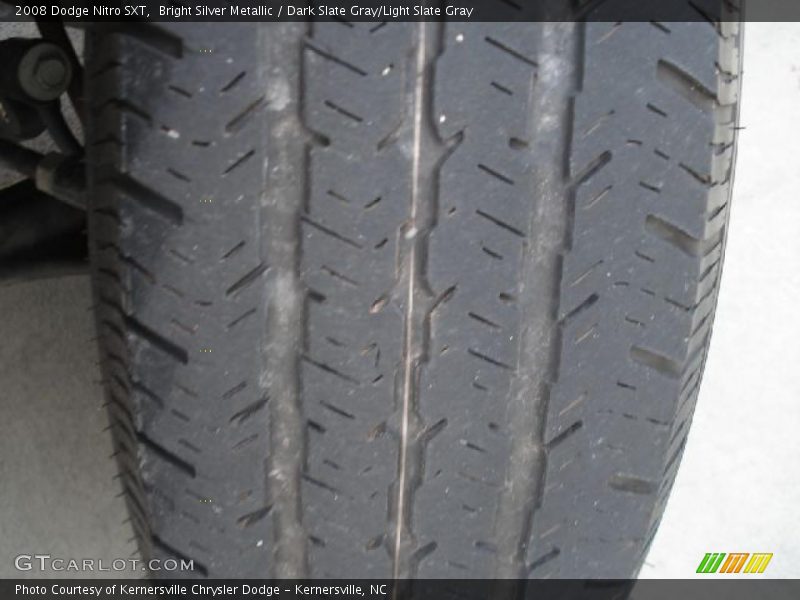 Bright Silver Metallic / Dark Slate Gray/Light Slate Gray 2008 Dodge Nitro SXT