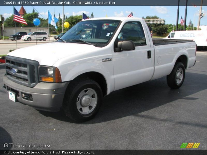 Oxford White / Medium Flint 2006 Ford F250 Super Duty XL Regular Cab