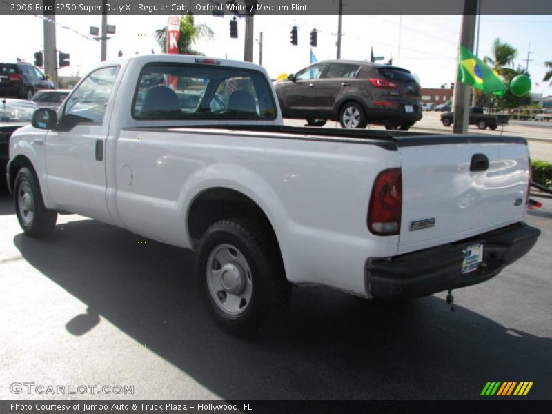 Oxford White / Medium Flint 2006 Ford F250 Super Duty XL Regular Cab