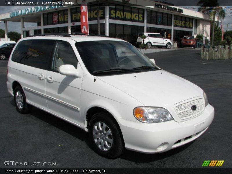 Clear White / Beige 2005 Kia Sedona LX