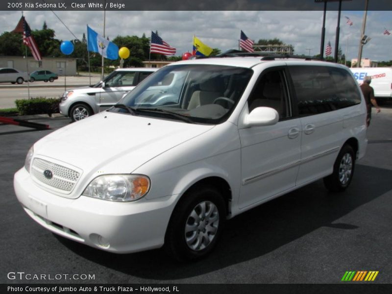 Clear White / Beige 2005 Kia Sedona LX