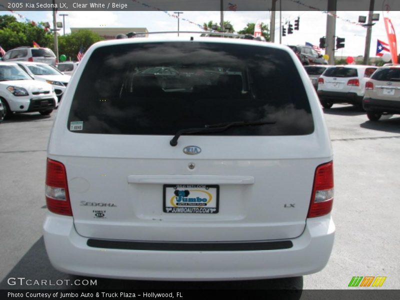 Clear White / Beige 2005 Kia Sedona LX