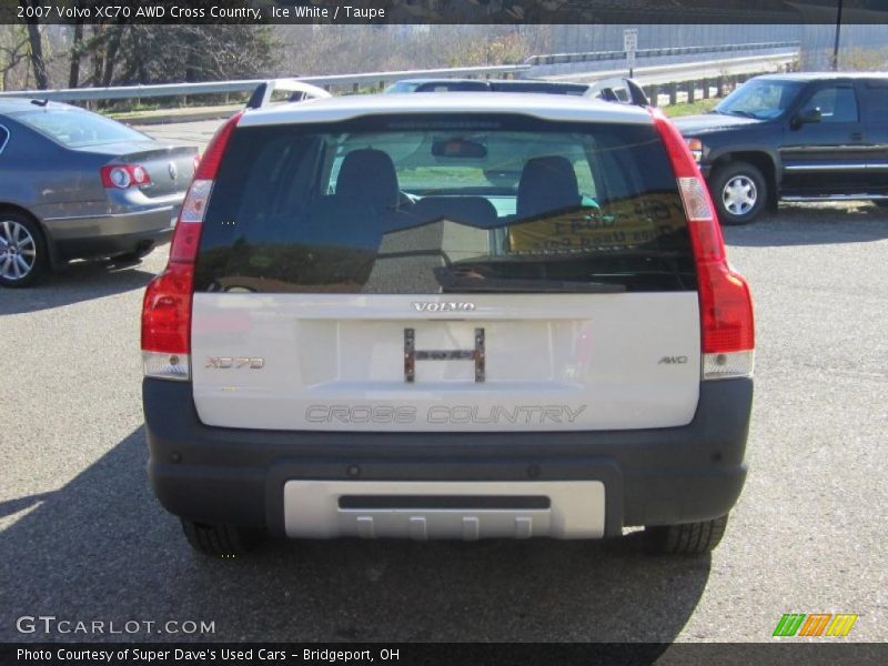 Ice White / Taupe 2007 Volvo XC70 AWD Cross Country