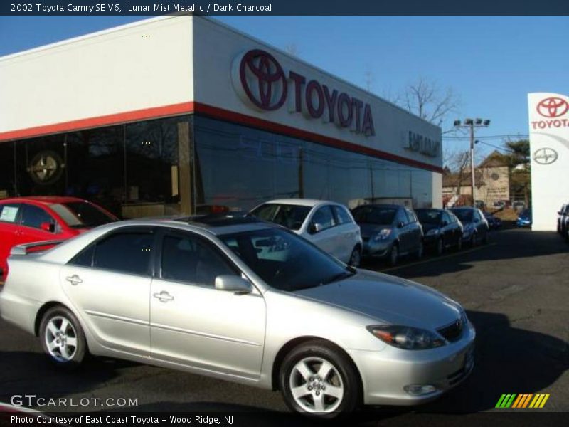 Lunar Mist Metallic / Dark Charcoal 2002 Toyota Camry SE V6