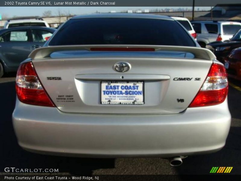 Lunar Mist Metallic / Dark Charcoal 2002 Toyota Camry SE V6