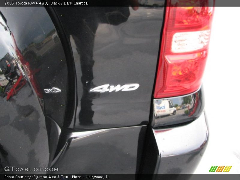 Black / Dark Charcoal 2005 Toyota RAV4 4WD