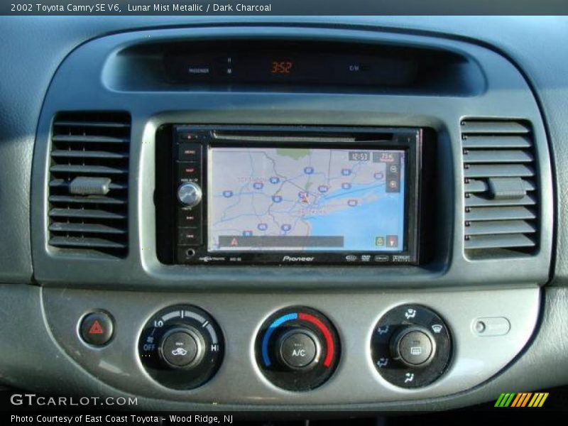Lunar Mist Metallic / Dark Charcoal 2002 Toyota Camry SE V6
