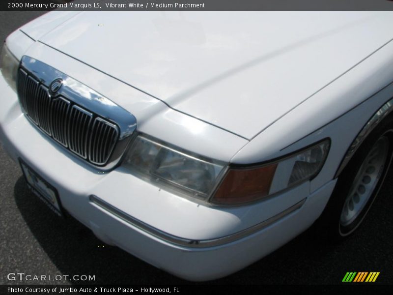 Vibrant White / Medium Parchment 2000 Mercury Grand Marquis LS