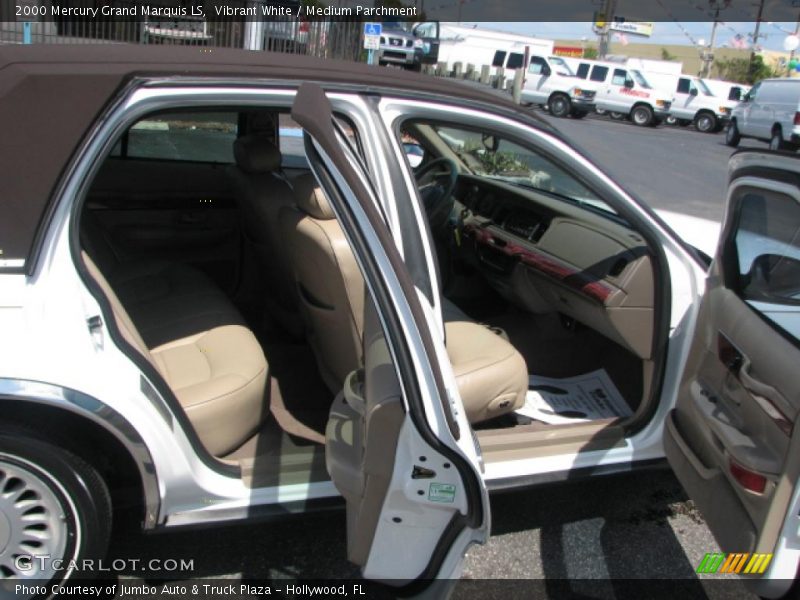 Vibrant White / Medium Parchment 2000 Mercury Grand Marquis LS