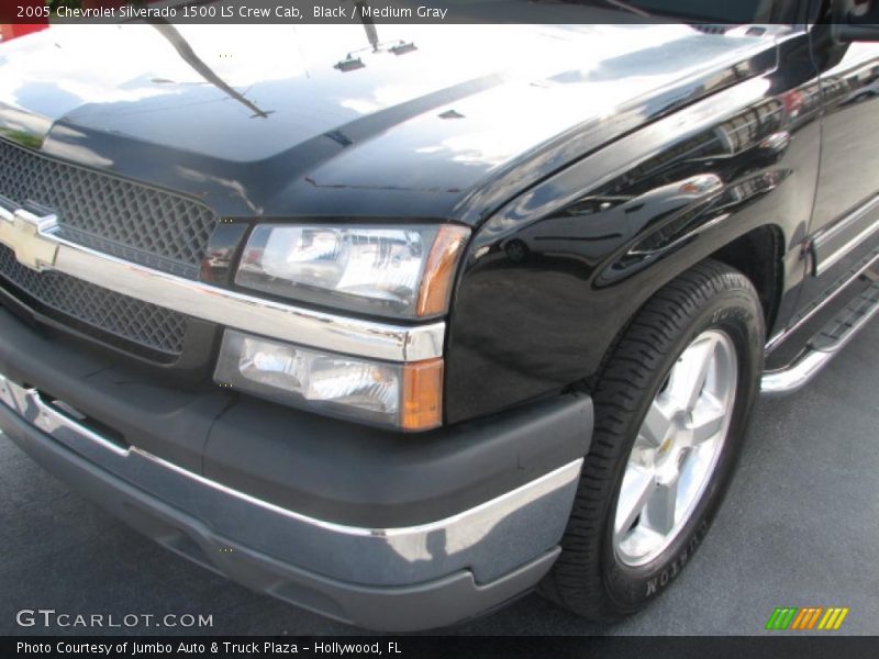 Black / Medium Gray 2005 Chevrolet Silverado 1500 LS Crew Cab