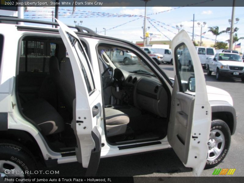 Stone White / Dark Slate Gray 2002 Jeep Liberty Sport