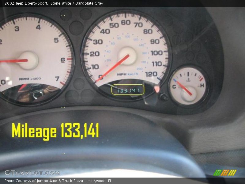 Stone White / Dark Slate Gray 2002 Jeep Liberty Sport