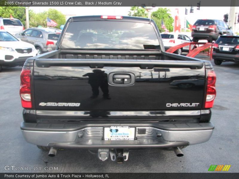 Black / Medium Gray 2005 Chevrolet Silverado 1500 LS Crew Cab