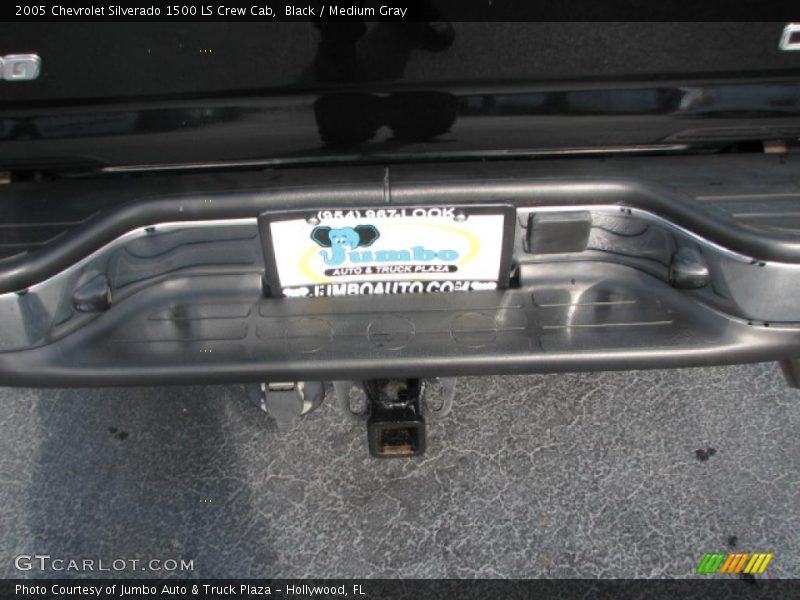 Black / Medium Gray 2005 Chevrolet Silverado 1500 LS Crew Cab