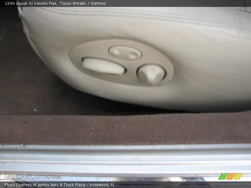 Topaz Metallic / Oatmeal 1999 Jaguar XJ Vanden Plas