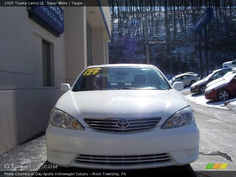 Super White / Taupe 2005 Toyota Camry LE