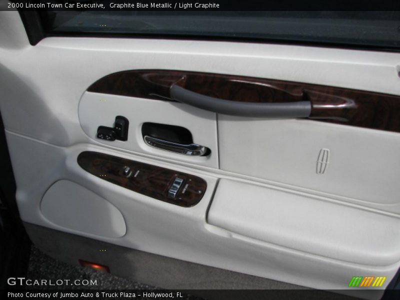 Graphite Blue Metallic / Light Graphite 2000 Lincoln Town Car Executive