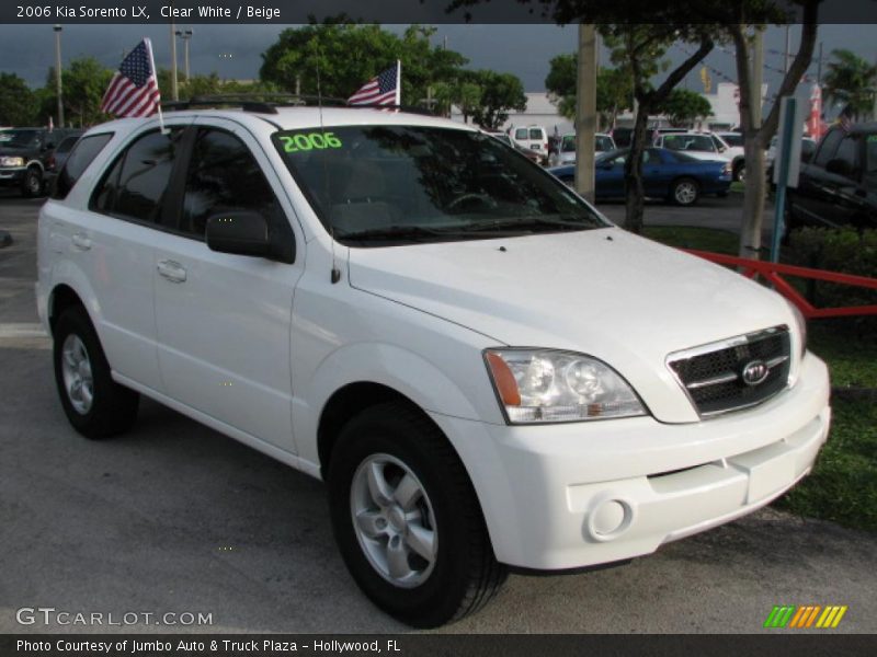 Clear White / Beige 2006 Kia Sorento LX