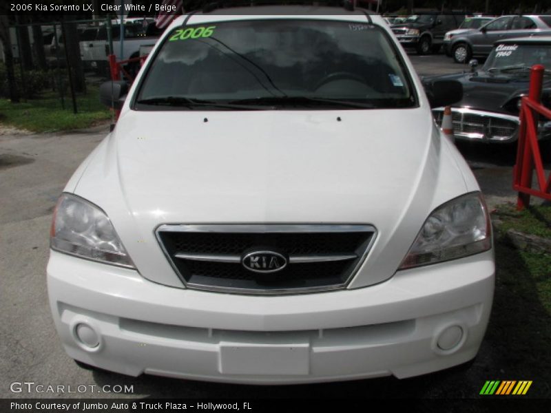 Clear White / Beige 2006 Kia Sorento LX