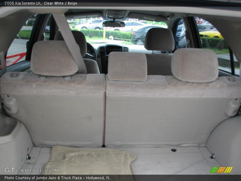 Clear White / Beige 2006 Kia Sorento LX