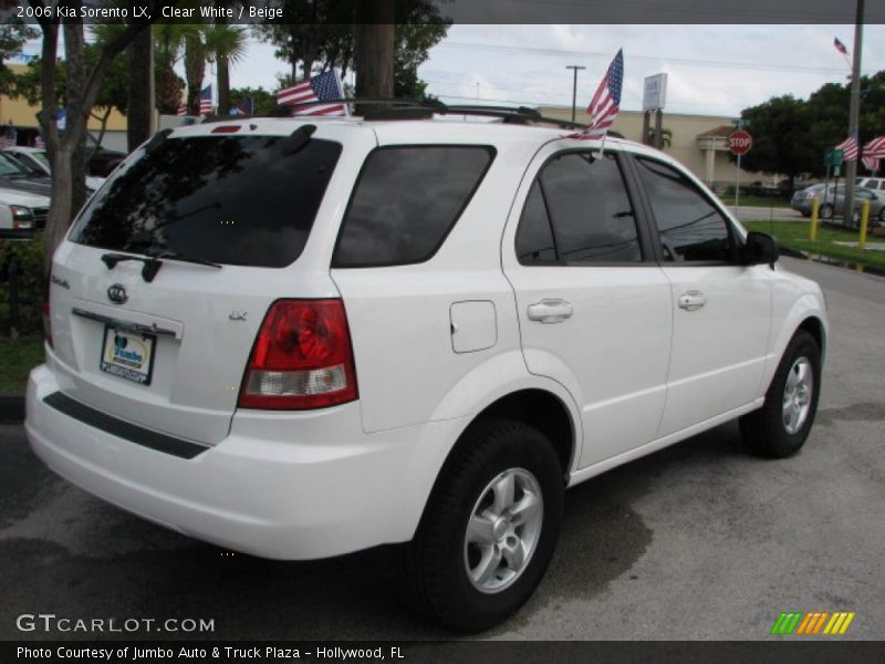 Clear White / Beige 2006 Kia Sorento LX