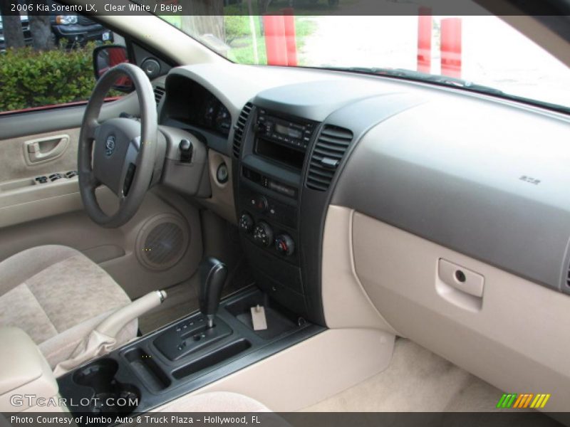 Clear White / Beige 2006 Kia Sorento LX