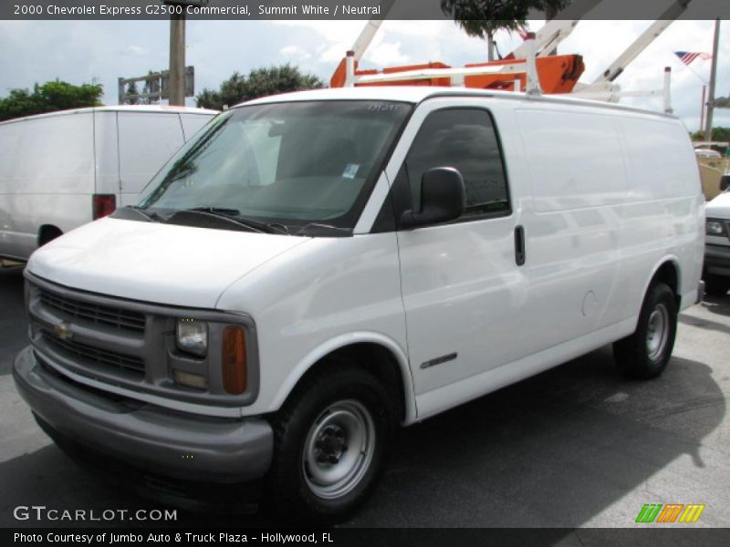 Front 3/4 View of 2000 Express G2500 Commercial