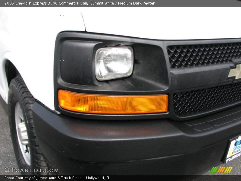 Summit White / Medium Dark Pewter 2005 Chevrolet Express 3500 Commercial Van