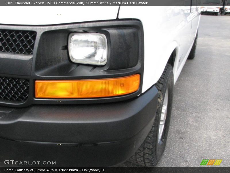 Summit White / Medium Dark Pewter 2005 Chevrolet Express 3500 Commercial Van