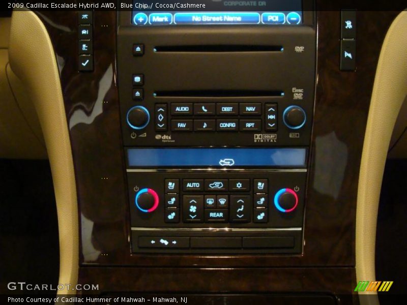 Controls of 2009 Escalade Hybrid AWD