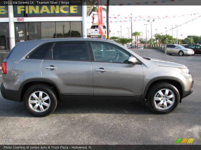 Titanium Silver / Beige 2011 Kia Sorento LX