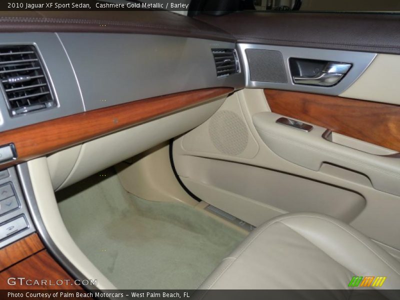  2010 XF Sport Sedan Barley Interior