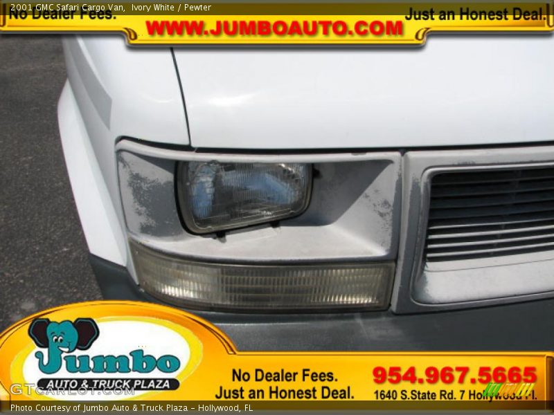 Ivory White / Pewter 2001 GMC Safari Cargo Van