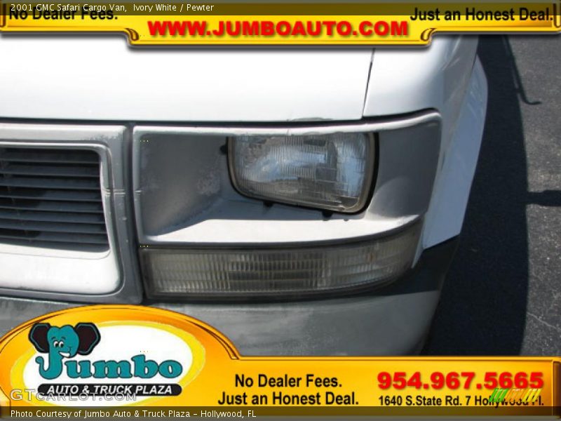 Ivory White / Pewter 2001 GMC Safari Cargo Van