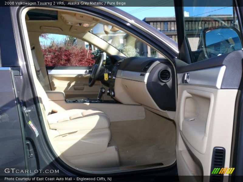 Alaska Grey Metallic / Pure Beige 2008 Volkswagen Touareg 2 VR6