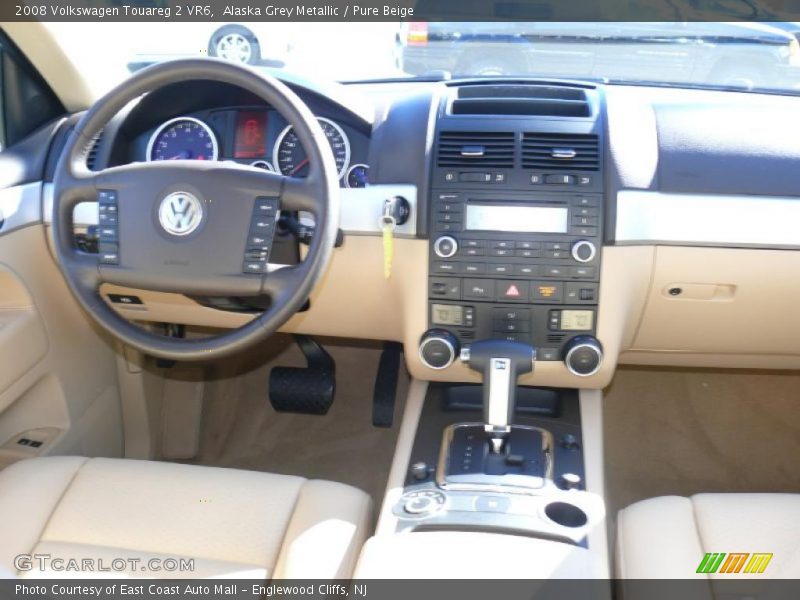 Alaska Grey Metallic / Pure Beige 2008 Volkswagen Touareg 2 VR6