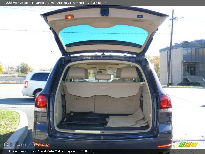 Alaska Grey Metallic / Pure Beige 2008 Volkswagen Touareg 2 VR6
