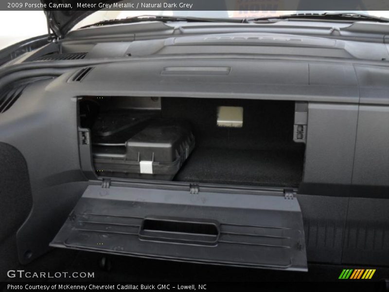 Meteor Grey Metallic / Natural Dark Grey 2009 Porsche Cayman