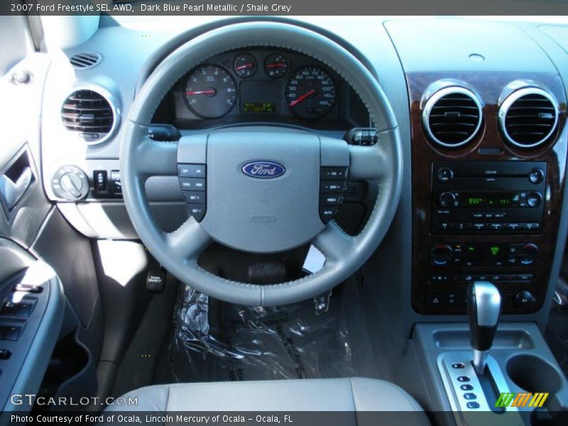  2007 Freestyle SEL AWD Steering Wheel