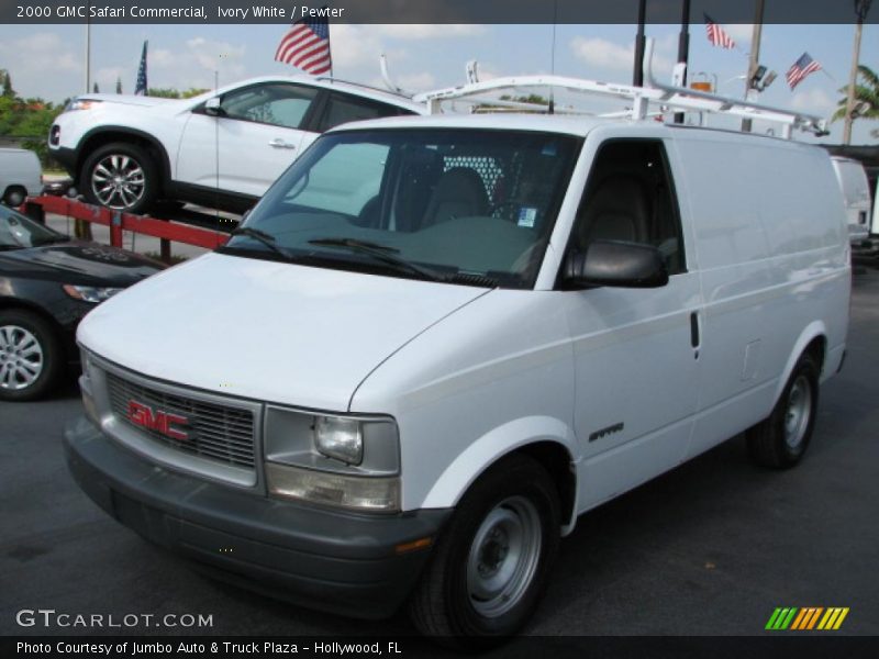 Ivory White / Pewter 2000 GMC Safari Commercial