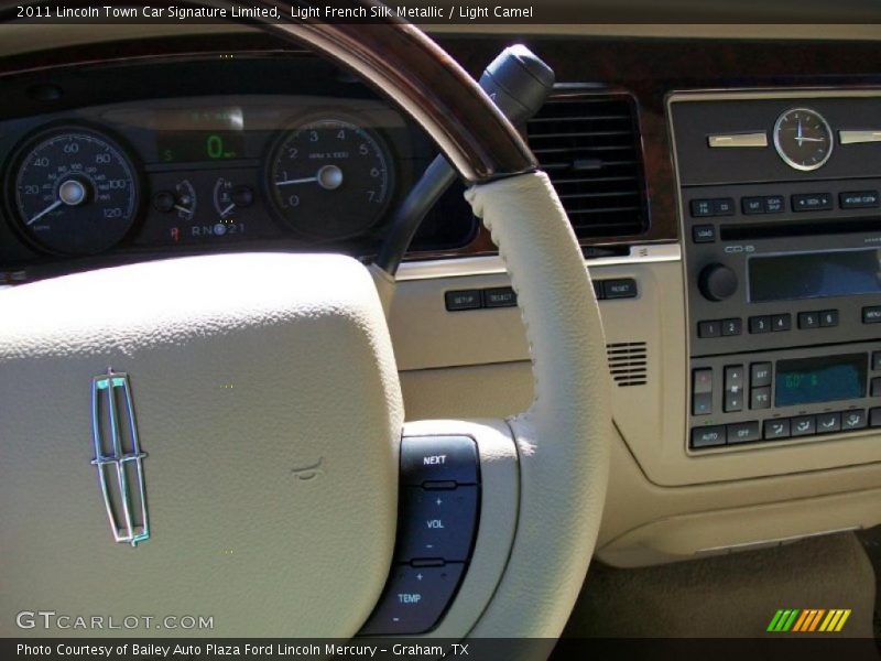 Light French Silk Metallic / Light Camel 2011 Lincoln Town Car Signature Limited