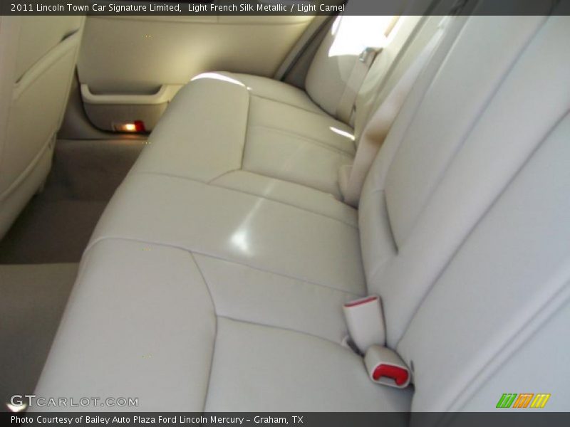 Light French Silk Metallic / Light Camel 2011 Lincoln Town Car Signature Limited