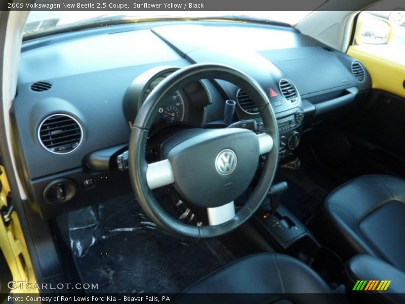 Sunflower Yellow / Black 2009 Volkswagen New Beetle 2.5 Coupe