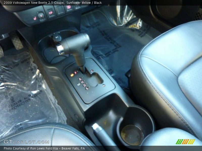 Sunflower Yellow / Black 2009 Volkswagen New Beetle 2.5 Coupe