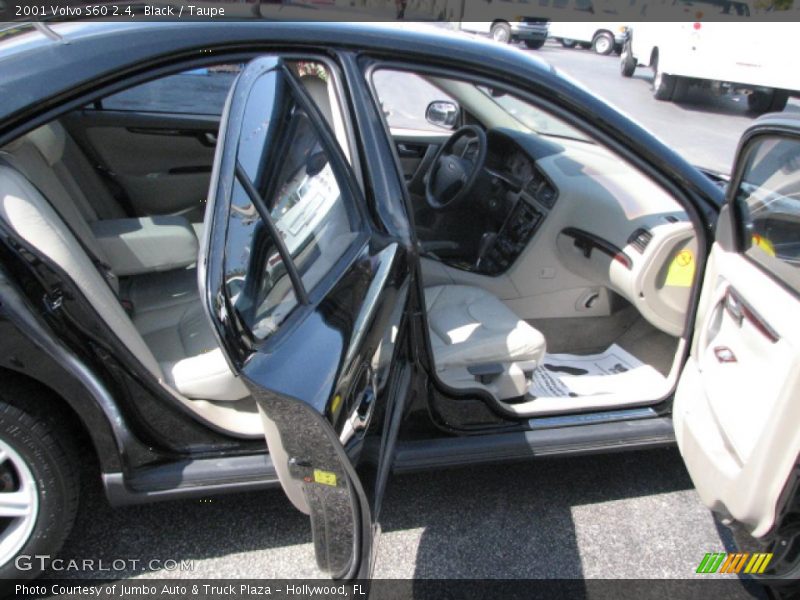 Black / Taupe 2001 Volvo S60 2.4
