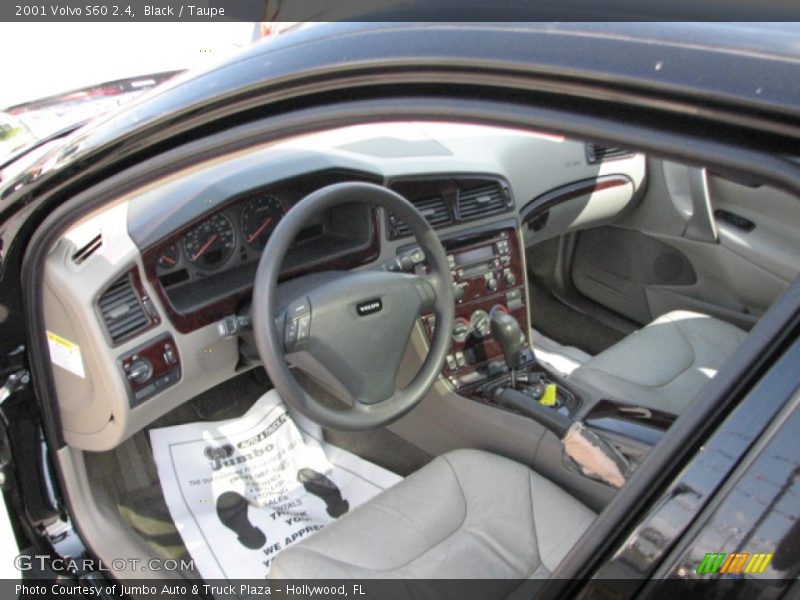 Black / Taupe 2001 Volvo S60 2.4