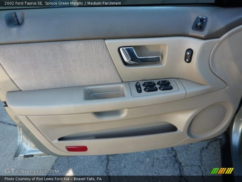 Spruce Green Metallic / Medium Parchment 2002 Ford Taurus SE