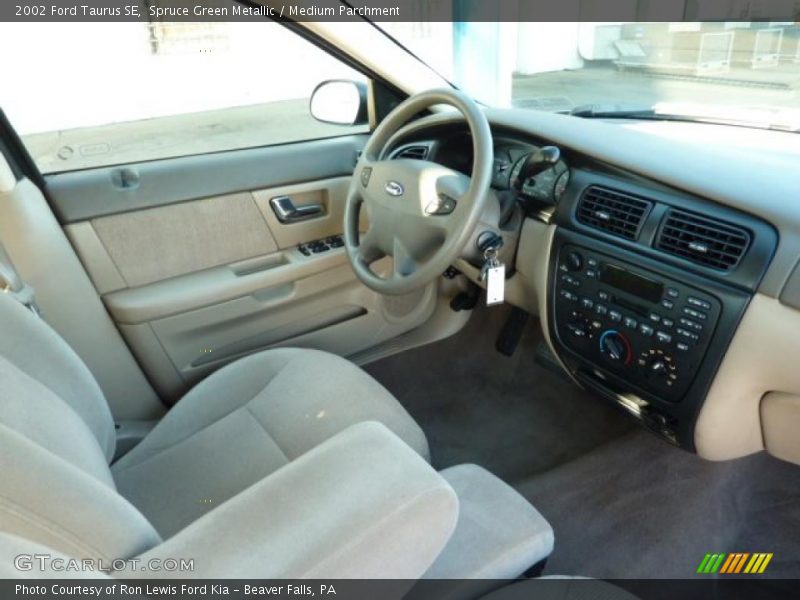 Spruce Green Metallic / Medium Parchment 2002 Ford Taurus SE