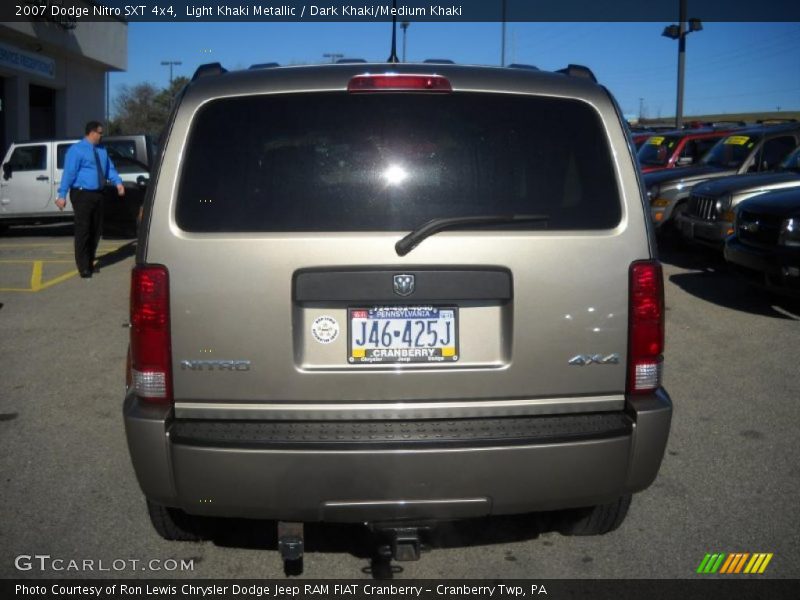 Light Khaki Metallic / Dark Khaki/Medium Khaki 2007 Dodge Nitro SXT 4x4