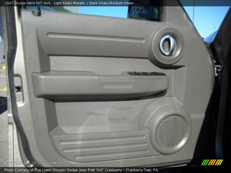 Light Khaki Metallic / Dark Khaki/Medium Khaki 2007 Dodge Nitro SXT 4x4